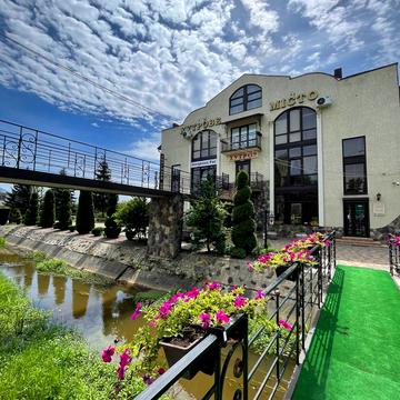 Лесі Українки вул., 2Б