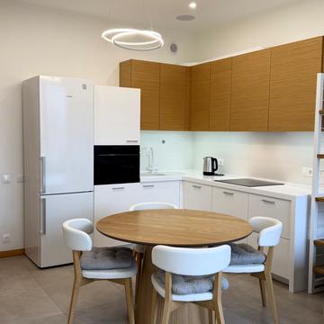 Ділова вул. (Димитрова), 1/2