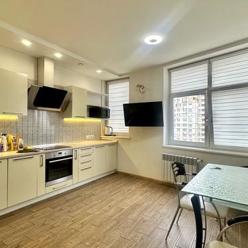 Анни Ахматової вул., 22