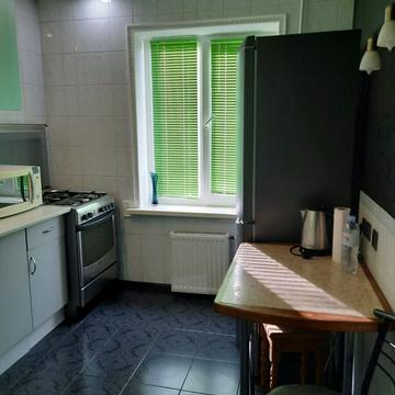 Олександра Махова вул. (Жолудєва), 3