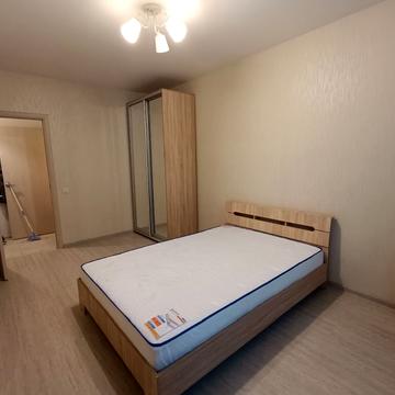 Михайла Грушевського вул., 30в