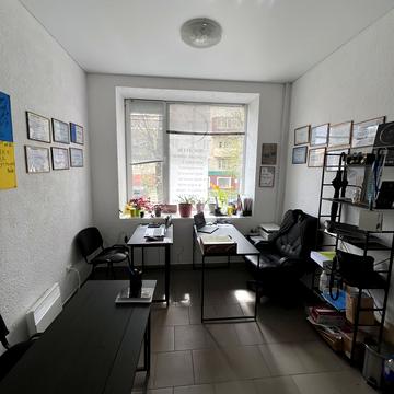 Камянецька вул., 80