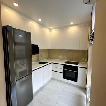 Салютна вул., 2к1