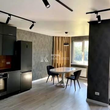 Кирилівська вул. (Фрунзе), 37-А