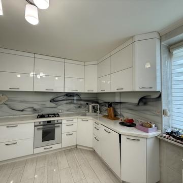 Академіка Корольова вул., 26а