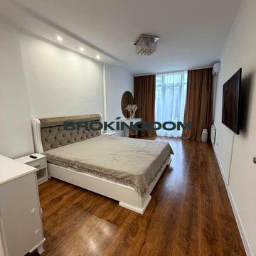 Івана Крамського вул., 9