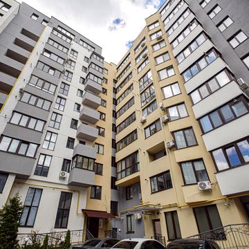 Степана Бандери просп., 36