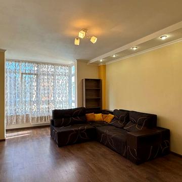 Гетьмана Івана Мазепи вул. (Топольна), 1