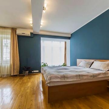 Велика Васильківська вул. (Червоноармійська), 112