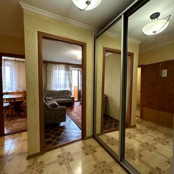 Князя Володимира Великого просп., 130