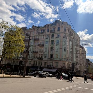 Володимирська вул., 61/11