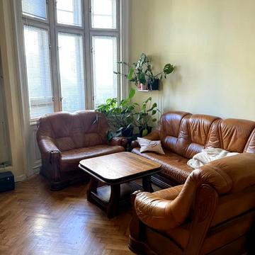 Івана Франка вул., 33