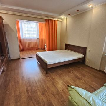 Євгена Чикаленка вул., 67а