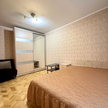 Василя Тютюнника вул. (Анрі Барбюса), 56/2