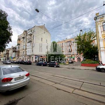 Костянтинівська вул., 27