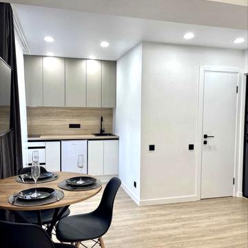 Ігоря Юхновського вул., 8