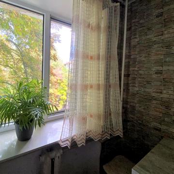 Космонавтів вул., 21/2