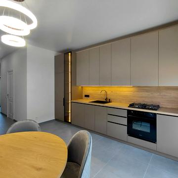 Весняна вул.