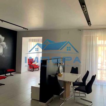 Конституції вул., 13