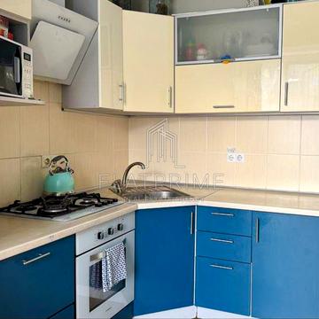 Гетьманська вул., 8