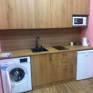 Професора Якима Яреми вул., 4