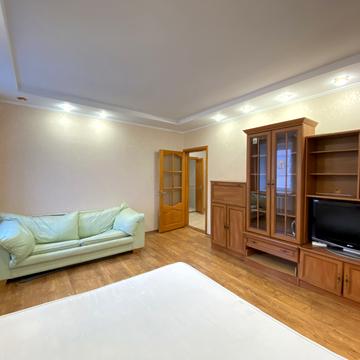 Євгена Чикаленка вул., 67