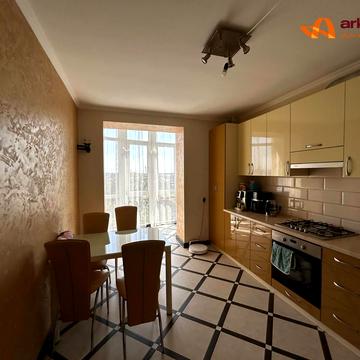 Героїв Миколаєва вул., (Будинок 3)