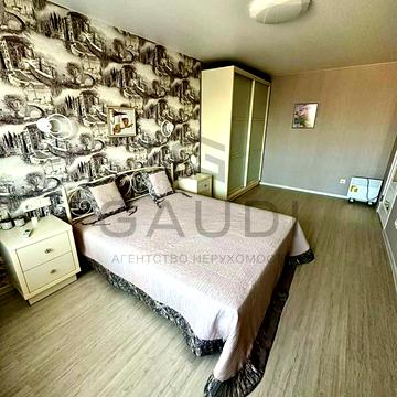 Центральний просп. (Леніна), 18