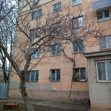 Героїв Прикордонників вул., 1