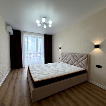 Праведників Світу вул., (Будинок 8)