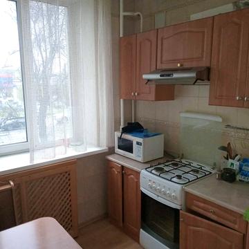 Незалежності вул. (Титова), 3