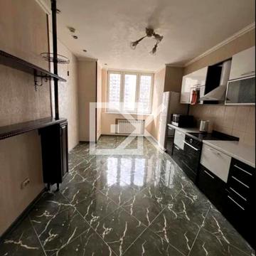 Срібнокільська вул., 1