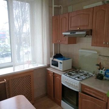 Незалежності вул. (Титова), 3