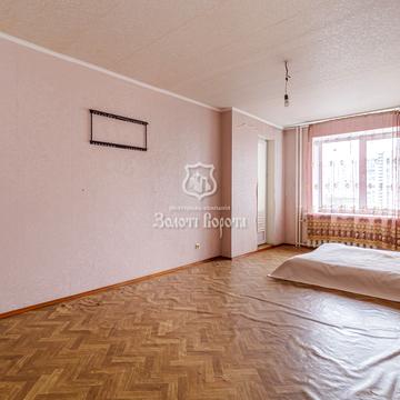 Анни Ахматової вул., 16-Б