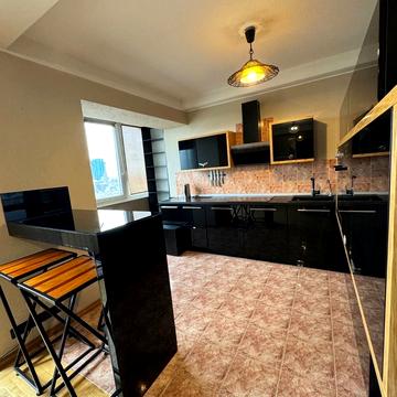 Микільсько-Ботанічна вул., 6/8