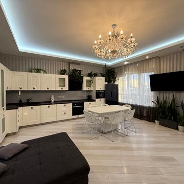 Джона Маккейна вул. (Івана Кудрі), 7