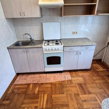 Космічна вул., 19