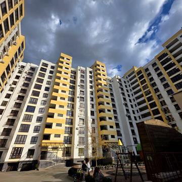 Володимира Івасюка вул., 82