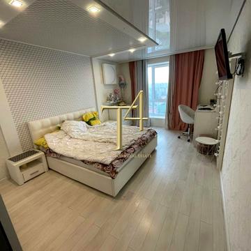 Святошинська вул., 27