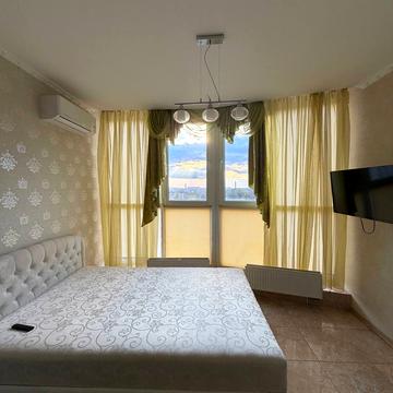 Середньофонтанська вул., 30/1