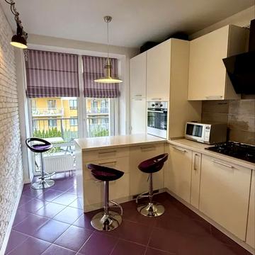 Івана Кавалерідзе вул., 5