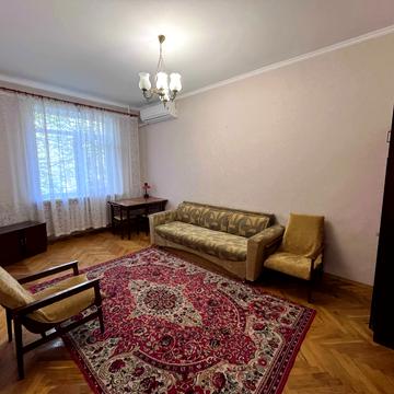 Єреванська вул., 5