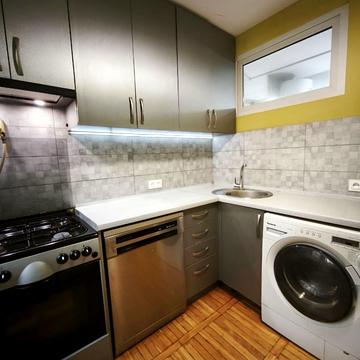 Петра Ніщинського вул., 12