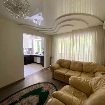 Олександра Поля просп. (Кірова), 107-В