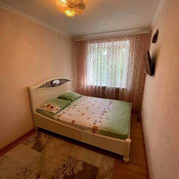 Набережна Перемоги вул., 112