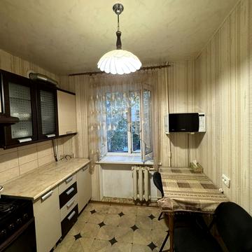 Дмитра Яворницького просп. (Карла Маркса), 4