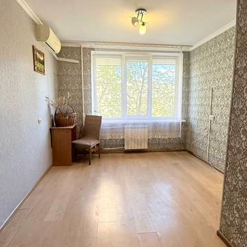 Лісовий просп., 8