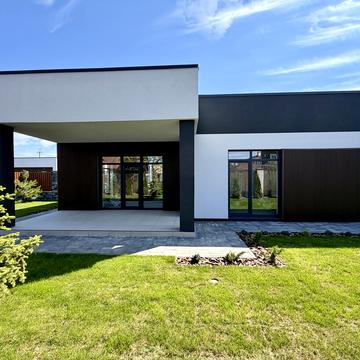 Садова вул., 7