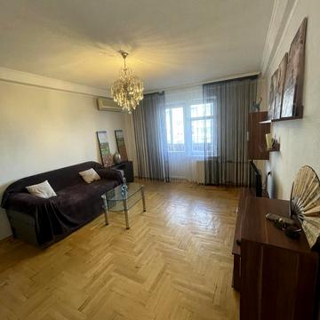 Лісовий просп., 11