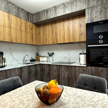 Поліська вул., 4